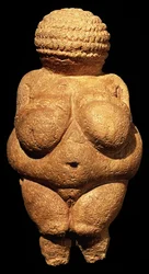 Die Venus von Willendorf, Fruchtbarkeitssymbol, prähistorische Skulptur, 30000-25000 v. Chr. (Vorderansicht)